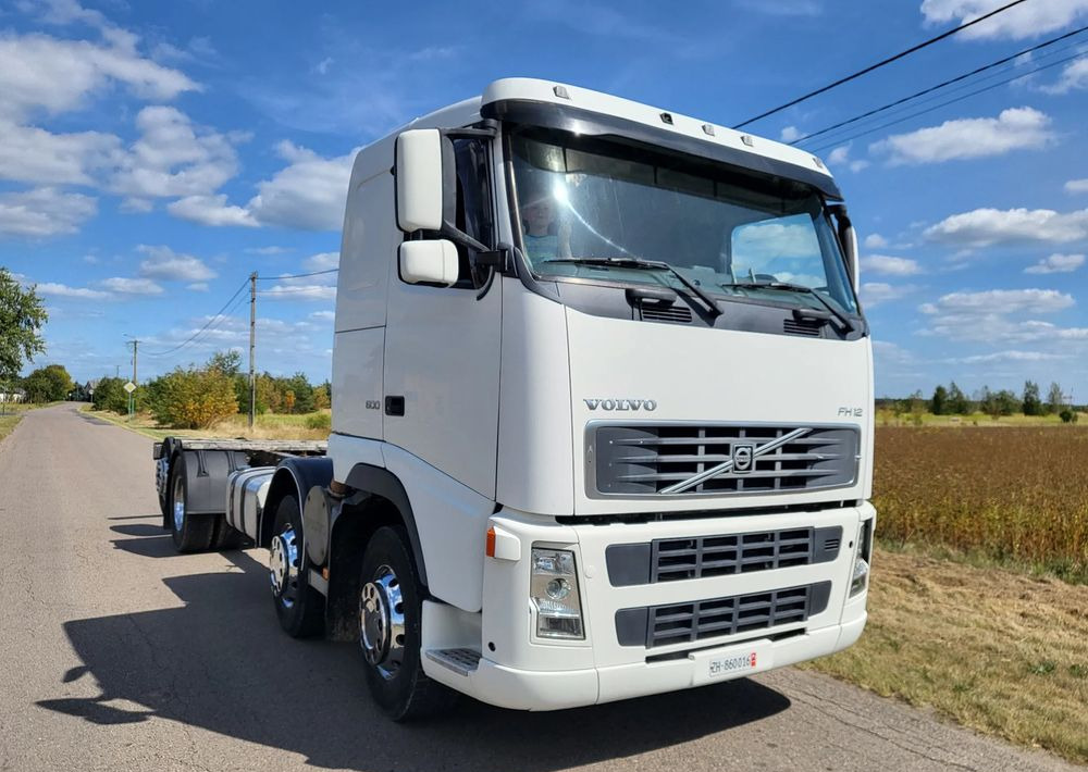 Volvo FH 500 8x2 - Грузовик-шасси: фото 2 Volvo FH 500 8x2 - Грузовик-шасси: фото 2