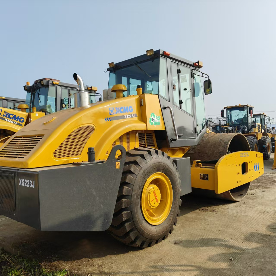 XCMG XS223J - Дорожный каток: фото 3 XCMG XS223J - Дорожный каток: фото 3