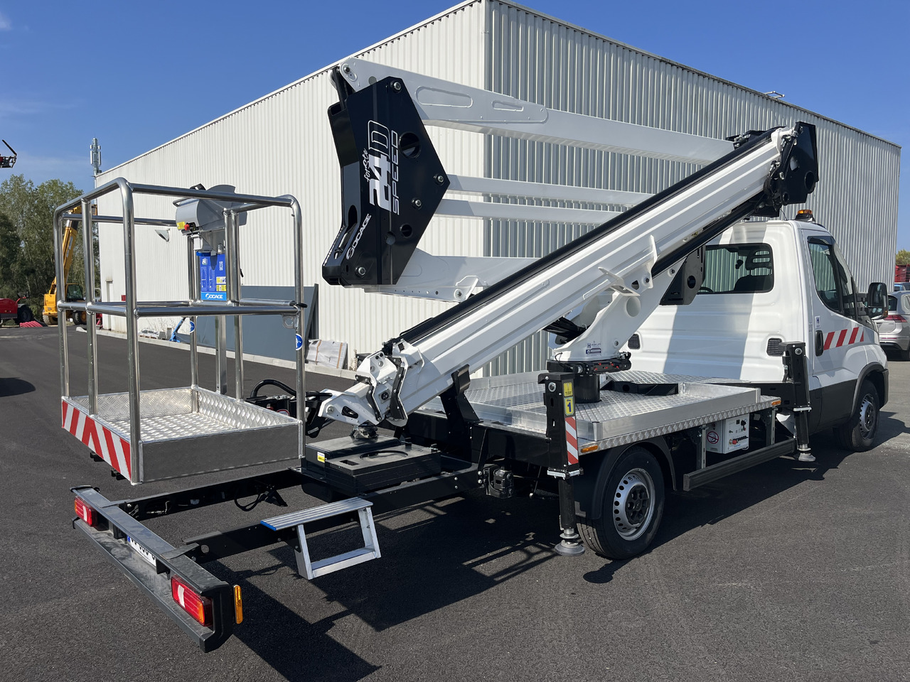 IVECO DAILY SOCAGE 24D SPEED - Грузовик с подъемником: фото 3 IVECO DAILY SOCAGE 24D SPEED - Грузовик с подъемником: фото 3