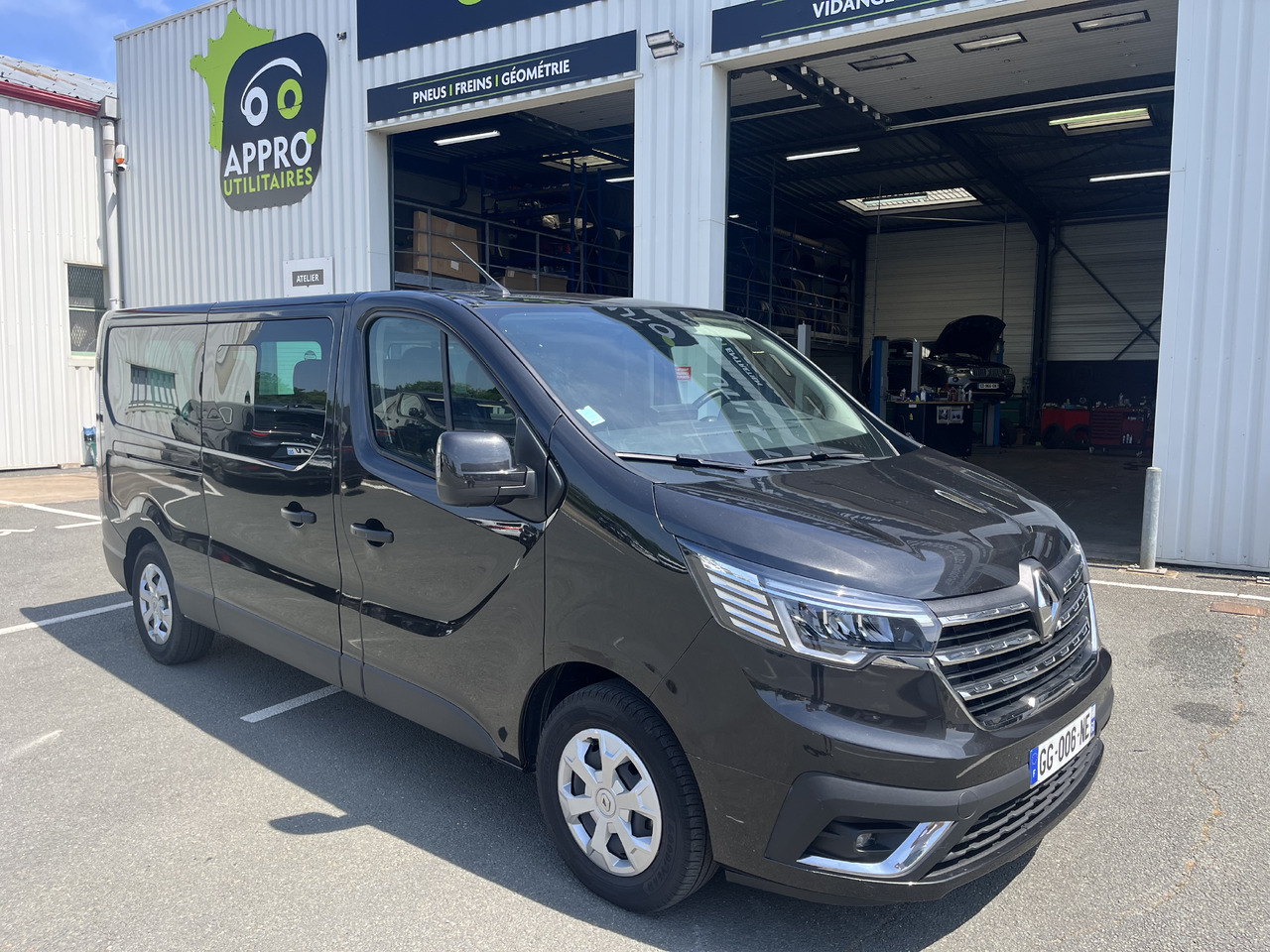 RENAULT TRAFIC 2.0DCI150 L2H1 - Микроавтобус, Пассажирский фургон: фото 1 RENAULT TRAFIC 2.0DCI150 L2H1 - Микроавтобус, Пассажирский фургон: фото 1