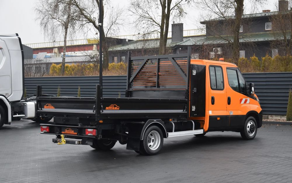 Iveco DAILY 35C16 / 2.3 - 160 KM / BRYGADÓWKA / 6 OSOBOWY / DOSTAWCZE / SKRZYNIA / KLIMA / NAWIGACJA / KAMERA COFANIA / TEMPOMAT / SERWISOWANY / SPROWADZONY - Грузопассажирский фургон: фото 5 Iveco DAILY 35C16 / 2.3 - 160 KM / BRYGADÓWKA / 6 OSOBOWY / DOSTAWCZE / SKRZYNIA / KLIMA / NAWIGACJA / KAMERA COFANIA / TEMPOMAT / SERWISOWANY / SPROWADZONY - Грузопассажирский фургон: фото 5