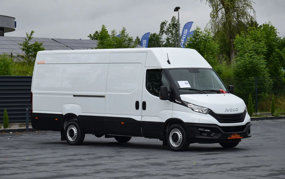 Iveco DAILY MAXI 35S16 / 2.3 - 160 KM / AUTOMAT HI-MATIC / NOWY MODEL / 3 OSOBY / DOSTAWCZE / BLASZAK / KLIMA / CZUJNIKI COFANIA / NISKI PRZEBIEG / 2022 / SERWISOWANY / Z NIEMIEC - Цельнометаллический фургон: фото 3 Iveco DAILY MAXI 35S16 / 2.3 - 160 KM / AUTOMAT HI-MATIC / NOWY MODEL / 3 OSOBY / DOSTAWCZE / BLASZAK / KLIMA / CZUJNIKI COFANIA / NISKI PRZEBIEG / 2022 / SERWISOWANY / Z NIEMIEC - Цельнометаллический фургон: фото 3