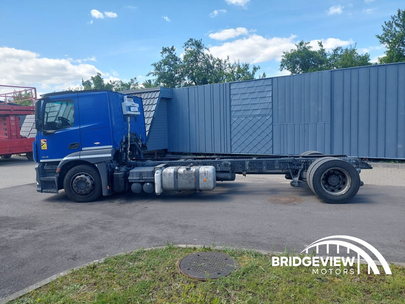 Mercedes-Benz Actros 1843 - Грузовик-шасси: фото 4 Mercedes-Benz Actros 1843 - Грузовик-шасси: фото 4