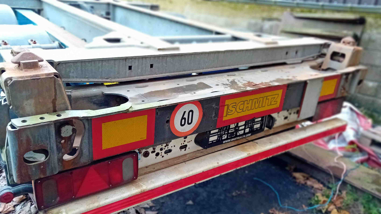 SCHMITZ CARGOBULL châssis porte-conteneur semi-remorque Os  - type SGF*3 - adaptable pour conteneur 20' et 40' - Полуприцеп-контейнеровоз/ Сменный кузов: фото 4 SCHMITZ CARGOBULL châssis porte-conteneur semi-remorque Os  - type SGF*3 - adaptable pour conteneur 20' et 40' - Полуприцеп-контейнеровоз/ Сменный кузов: фото 4