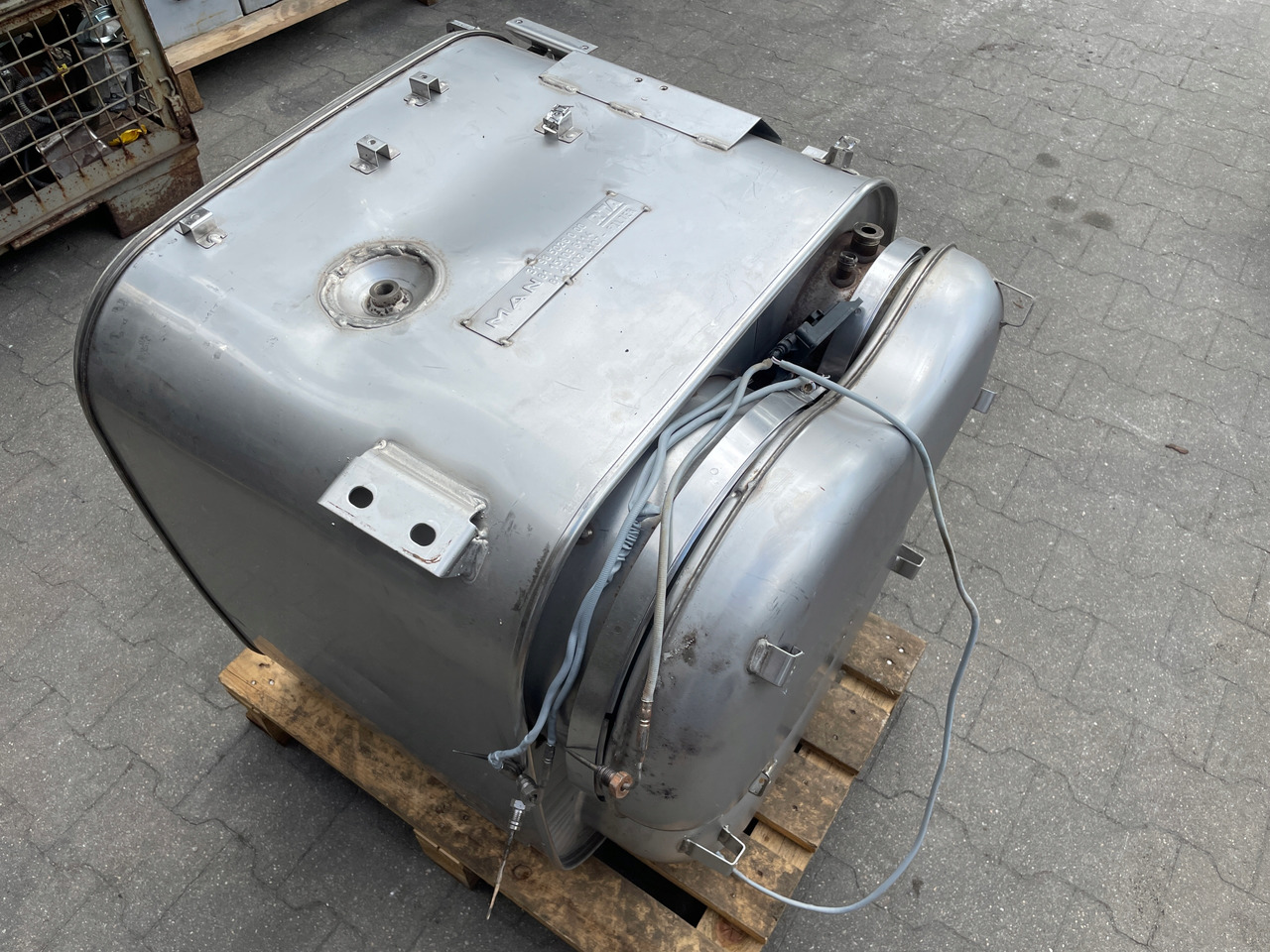 KATALIZATOR MAN TGX TGS EURO 6 DPF TŁUMIK WYDECH 81151036114 - Выхлопная труба для Грузовиков: фото 3 KATALIZATOR MAN TGX TGS EURO 6 DPF TŁUMIK WYDECH 81151036114 - Выхлопная труба для Грузовиков: фото 3