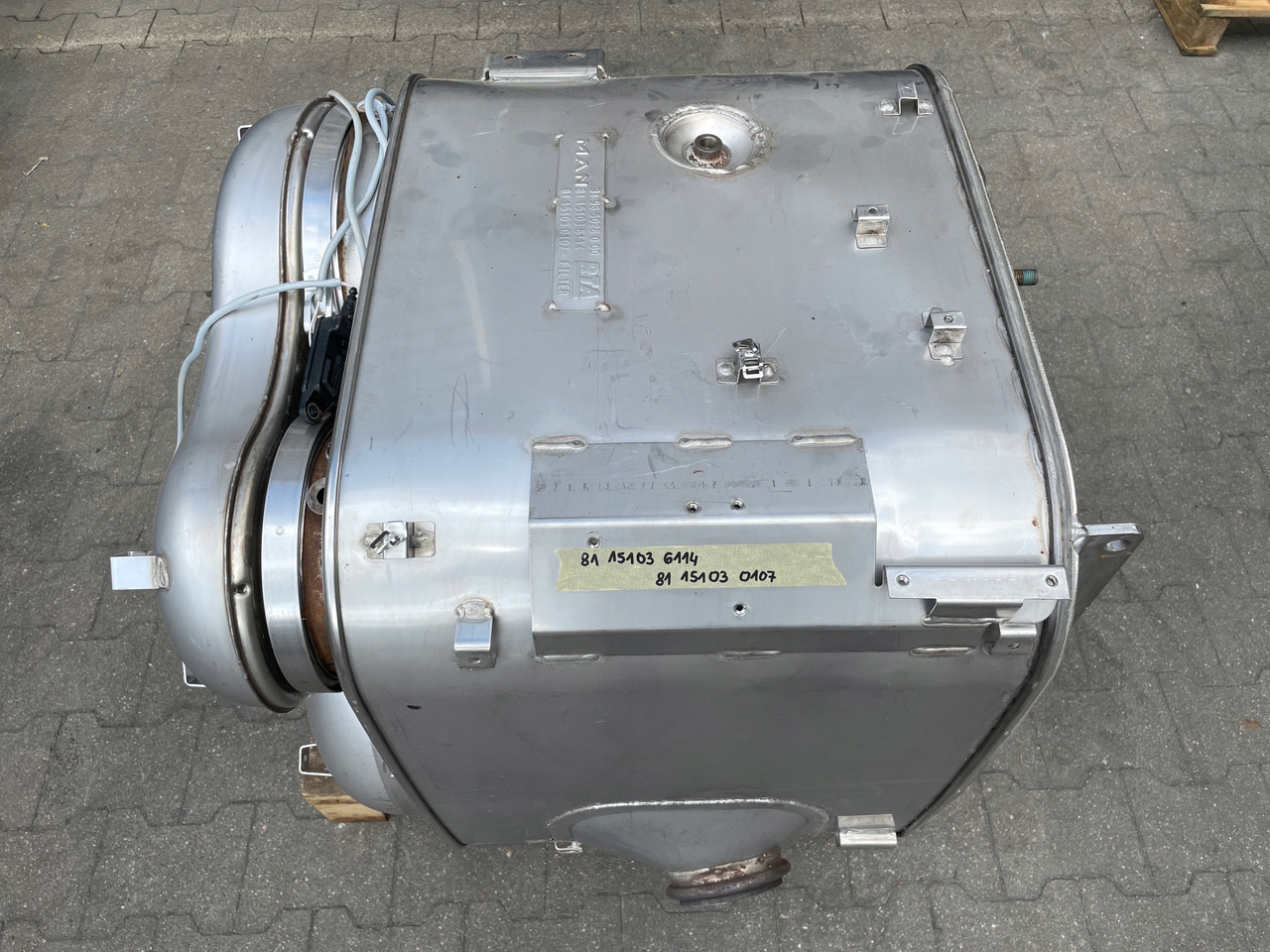 KATALIZATOR MAN TGX TGS EURO 6 DPF TŁUMIK WYDECH 81151036114 - Выхлопная труба для Грузовиков: фото 2 KATALIZATOR MAN TGX TGS EURO 6 DPF TŁUMIK WYDECH 81151036114 - Выхлопная труба для Грузовиков: фото 2