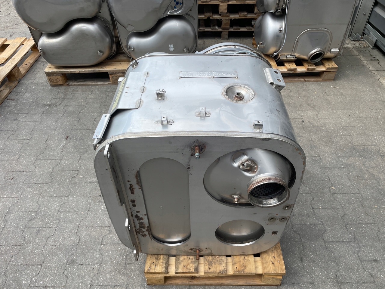 KATALIZATOR MAN TGX TGS EURO 6 DPF TŁUMIK WYDECH 81151036114 - Выхлопная труба для Грузовиков: фото 5 KATALIZATOR MAN TGX TGS EURO 6 DPF TŁUMIK WYDECH 81151036114 - Выхлопная труба для Грузовиков: фото 5