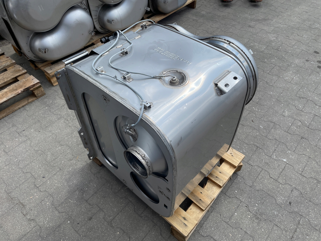 KATALIZATOR MAN TGX TGS EURO 6 DPF TŁUMIK WYDECH 81151036128 - Катализатор для Грузовиков: фото 4 KATALIZATOR MAN TGX TGS EURO 6 DPF TŁUMIK WYDECH 81151036128 - Катализатор для Грузовиков: фото 4