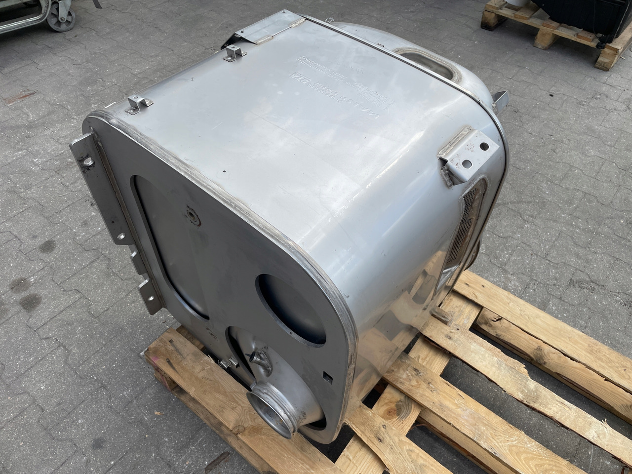 KATALIZATOR MAN TGX TGS EURO 6 DPF TŁUMIK WYDECH 81151036132 - Выхлопная труба для Грузовиков: фото 4 KATALIZATOR MAN TGX TGS EURO 6 DPF TŁUMIK WYDECH 81151036132 - Выхлопная труба для Грузовиков: фото 4