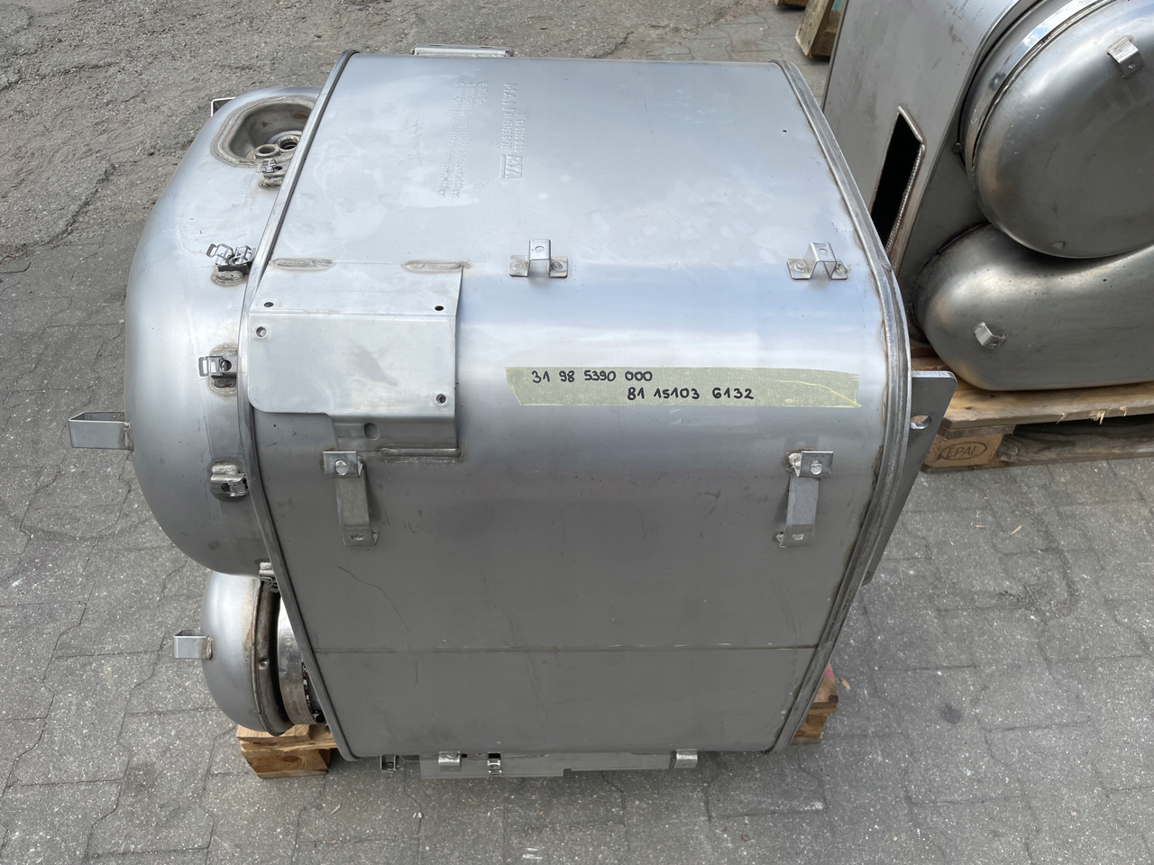 KATALIZATOR MAN TGX TGS EURO 6 DPF TŁUMIK WYDECH 81151036132 - Выхлопная труба для Грузовиков: фото 2 KATALIZATOR MAN TGX TGS EURO 6 DPF TŁUMIK WYDECH 81151036132 - Выхлопная труба для Грузовиков: фото 2