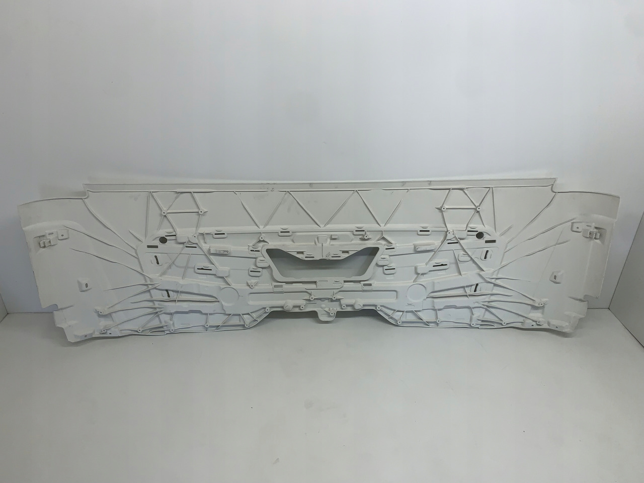 MASKA ATRAPA MAN TGL TGM TG3 TGS NOWY MODEL 2021 RAL 9010 - Капот для Грузовиков: фото 4 MASKA ATRAPA MAN TGL TGM TG3 TGS NOWY MODEL 2021 RAL 9010 - Капот для Грузовиков: фото 4