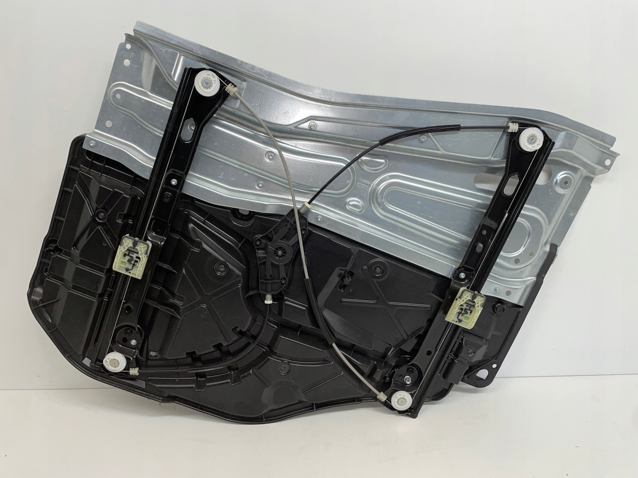 MECHANIZM PODNOSZENIA SZYB MAN TGS TGX TGL 3 TG3 81626456065 - Дверь и запчасти для Грузовиков: фото 1 MECHANIZM PODNOSZENIA SZYB MAN TGS TGX TGL 3 TG3 81626456065 - Дверь и запчасти для Грузовиков: фото 1