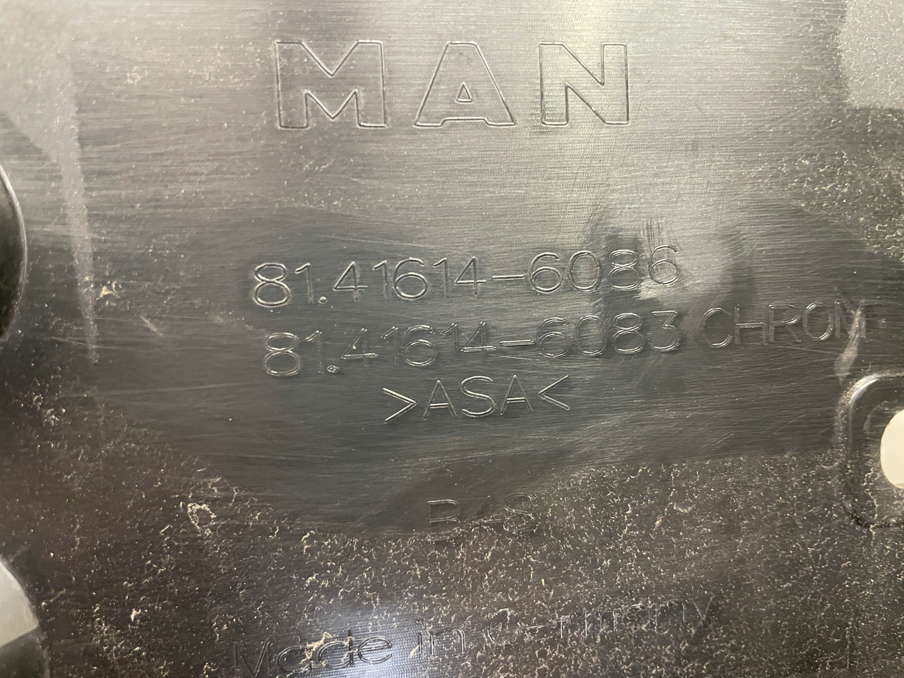 ŚRODKOWY GRILL CHROM ZDERZAKA MAN TGS TG3 TGS 3 ATRAPA 81416146086 - Решётка радиатора для Грузовиков: фото 5 ŚRODKOWY GRILL CHROM ZDERZAKA MAN TGS TG3 TGS 3 ATRAPA 81416146086 - Решётка радиатора для Грузовиков: фото 5