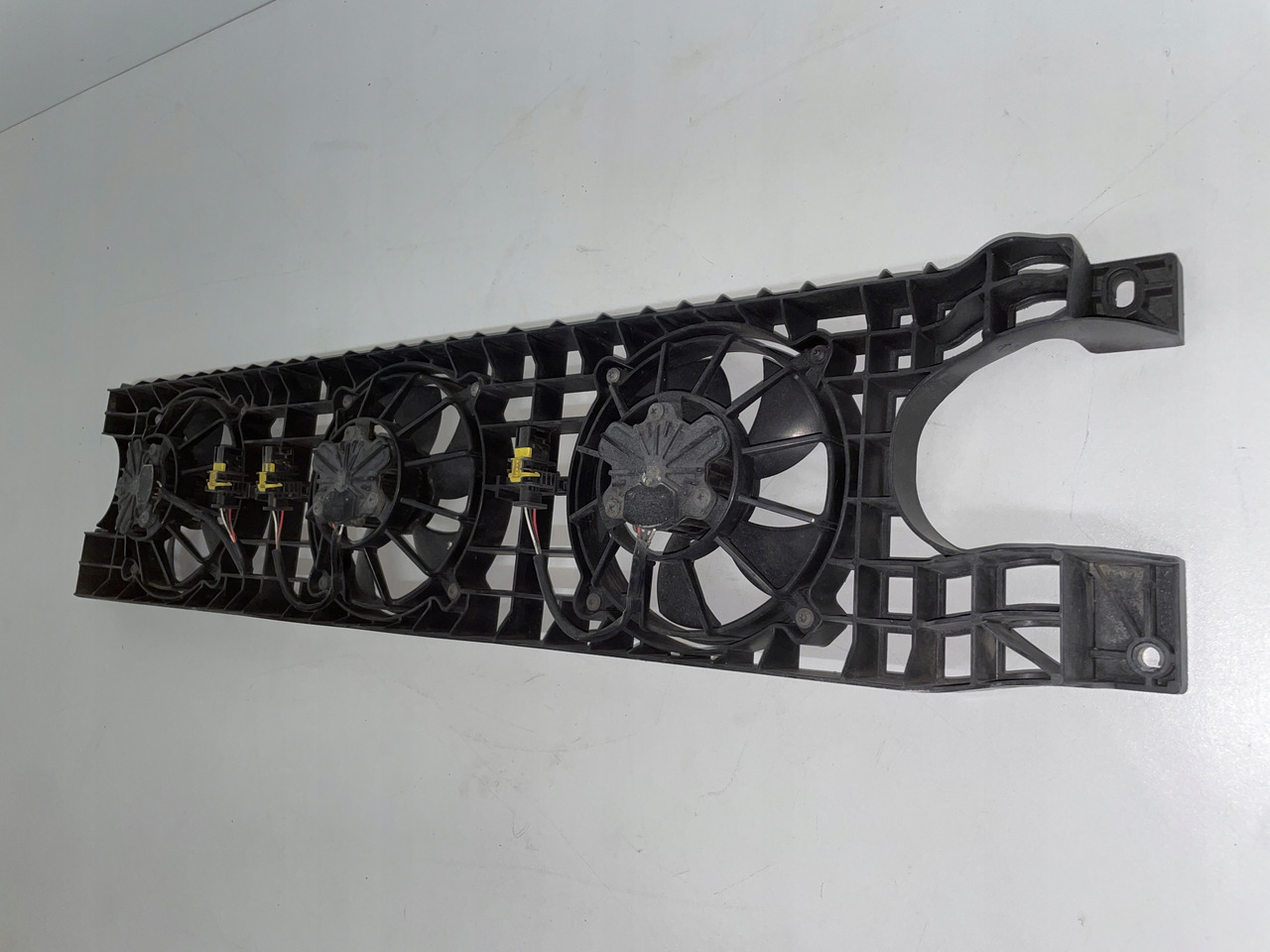 WENTYLATOR CHŁODNICY KLIMATYZACJI MAN TGX TGS 3 TG3 81619306103 - Отопление/ Вентиляция для Грузовиков: фото 3 WENTYLATOR CHŁODNICY KLIMATYZACJI MAN TGX TGS 3 TG3 81619306103 - Отопление/ Вентиляция для Грузовиков: фото 3