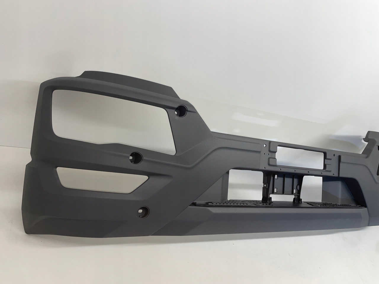 ZDERZAK MAN TGM 20- SZARY BEZ DZIUR 81416140126 - Кузов и экстерьер для Грузовиков: фото 2 ZDERZAK MAN TGM 20- SZARY BEZ DZIUR 81416140126 - Кузов и экстерьер для Грузовиков: фото 2