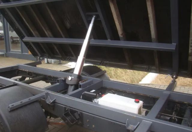 Iveco DAILY 35 C 3-STONNA WYWROTKA - Малотоннажный самосвал: фото 5 Iveco DAILY 35 C 3-STONNA WYWROTKA - Малотоннажный самосвал: фото 5