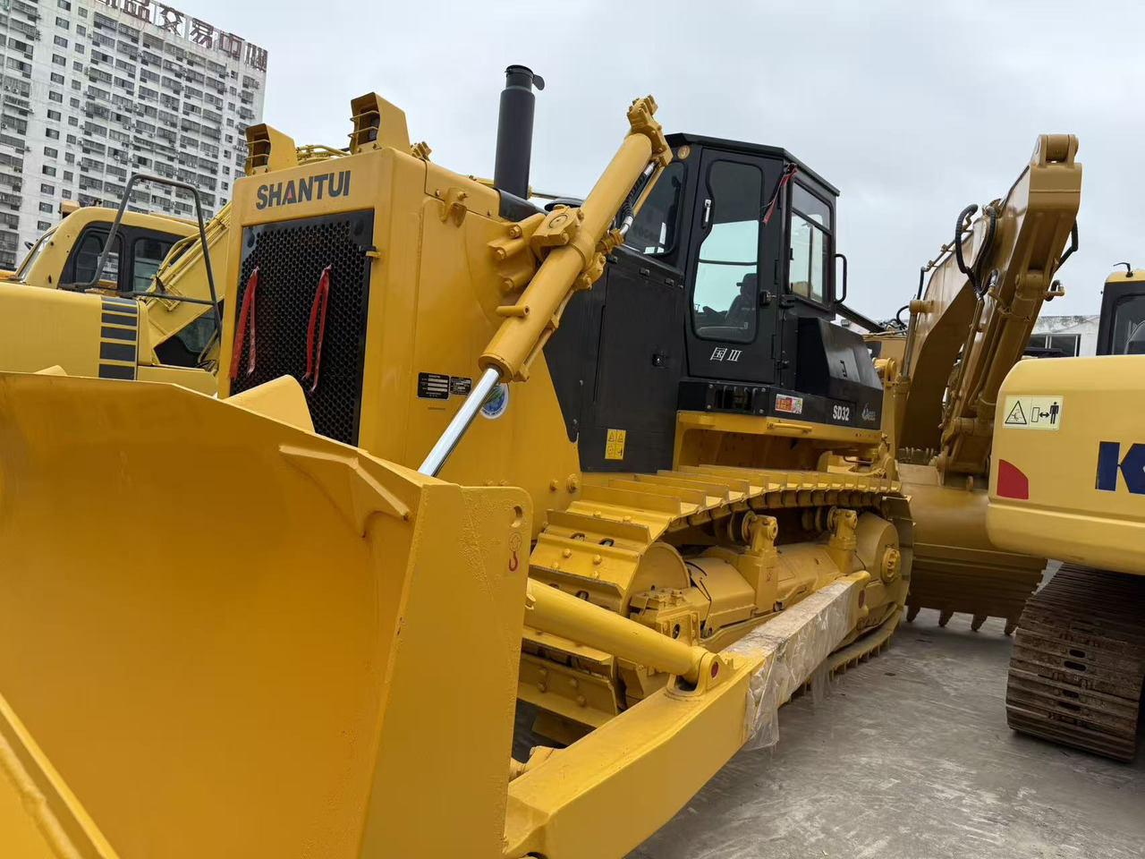 SHANTUI SD32 - Бульдозер: фото 1 SHANTUI SD32 - Бульдозер: фото 1