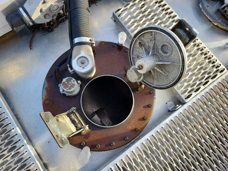 Mercedes-Benz Antos 1824 - Грузовик-цистерна: фото 5 Mercedes-Benz Antos 1824 - Грузовик-цистерна: фото 5