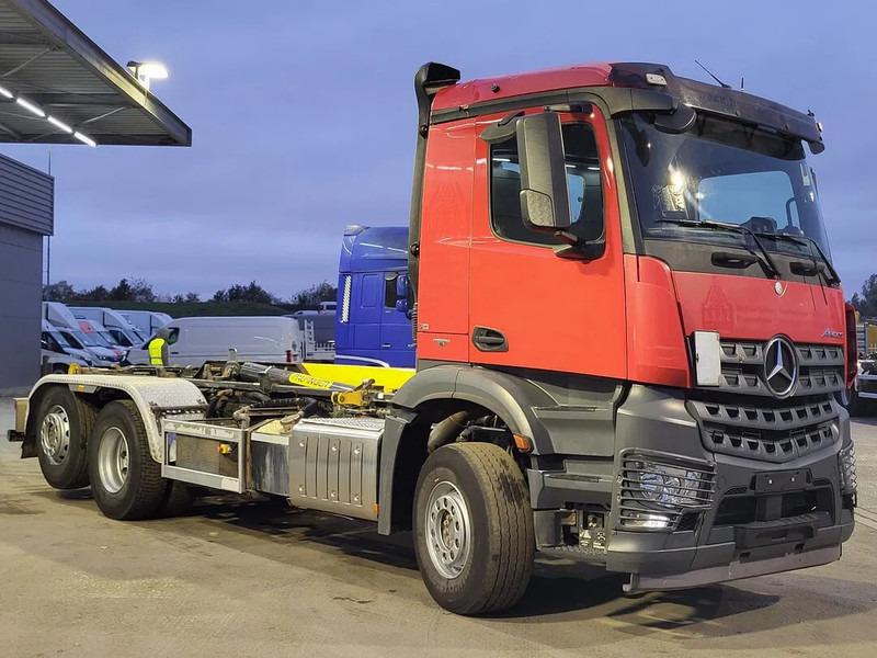 Mercedes-Benz Arocs 2648 Arocs 2648 - Тросовый мультилифт: фото 5 Mercedes-Benz Arocs 2648 Arocs 2648 - Тросовый мультилифт: фото 5