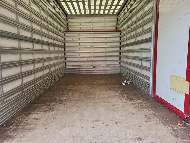 Mercedes-Benz Sprinter 513 CDI - Цельнометаллический фургон: фото 4 Mercedes-Benz Sprinter 513 CDI - Цельнометаллический фургон: фото 4