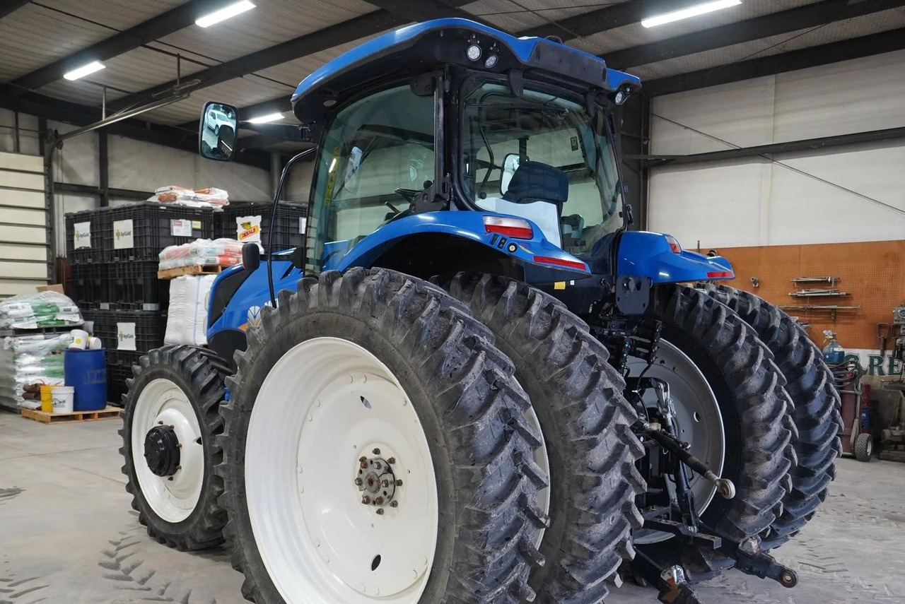 NEW HOLLAND T7.210 - Трактор: фото 3 NEW HOLLAND T7.210 - Трактор: фото 3