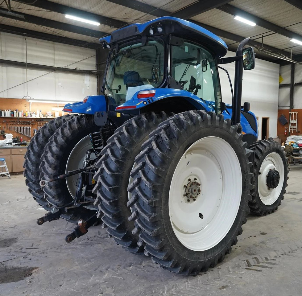 NEW HOLLAND T7.210 - Трактор: фото 4 NEW HOLLAND T7.210 - Трактор: фото 4