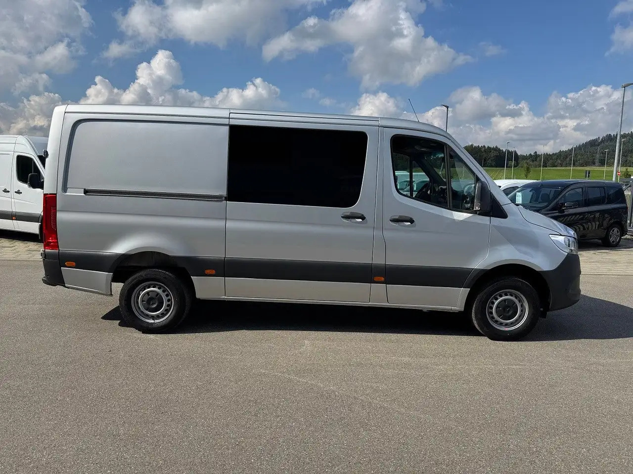 Mercedes-Benz Sprinter 317 CDI Lang Silber MBUX RWD Klima - Цельнометаллический фургон: фото 4 Mercedes-Benz Sprinter 317 CDI Lang Silber MBUX RWD Klima - Цельнометаллический фургон: фото 4