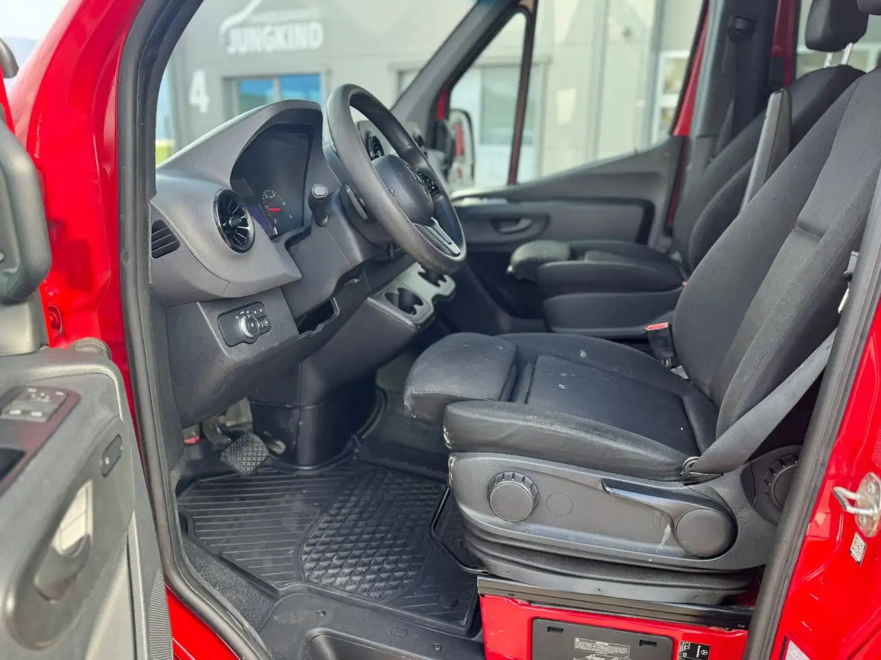 Mercedes-Benz Sprinter 317 CDI Maxi Lang Mixto AHK 3,5t MBUX - Цельнометаллический фургон: фото 4 Mercedes-Benz Sprinter 317 CDI Maxi Lang Mixto AHK 3,5t MBUX - Цельнометаллический фургон: фото 4