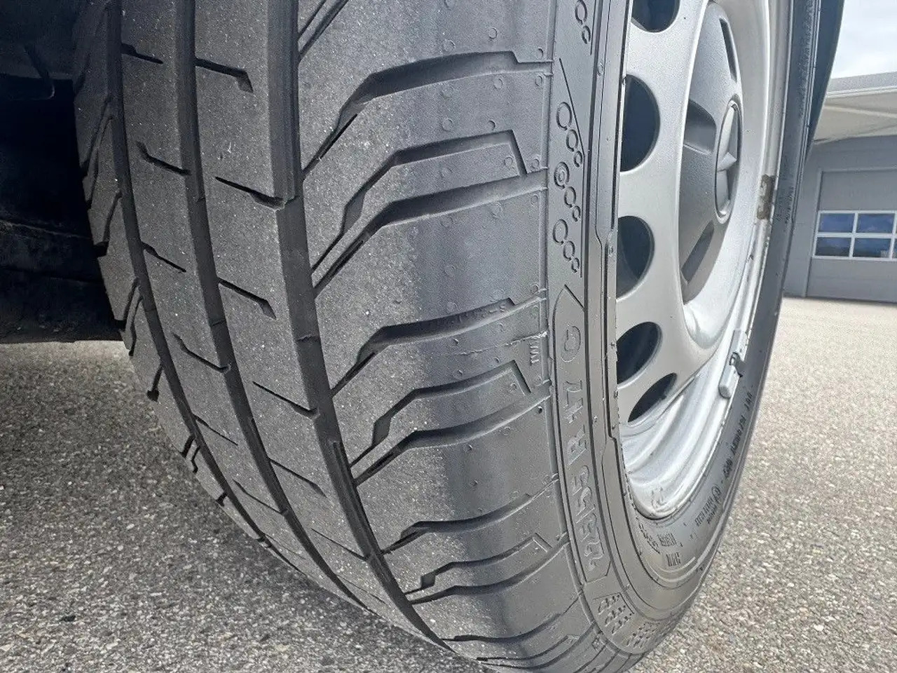 Цельнометаллический фургон Mercedes-Benz Vito 114 CDI Kompakt Silber Klima Bott: фото 16 Цельнометаллический фургон Mercedes-Benz Vito 114 CDI Kompakt Silber Klima Bott: фото 16