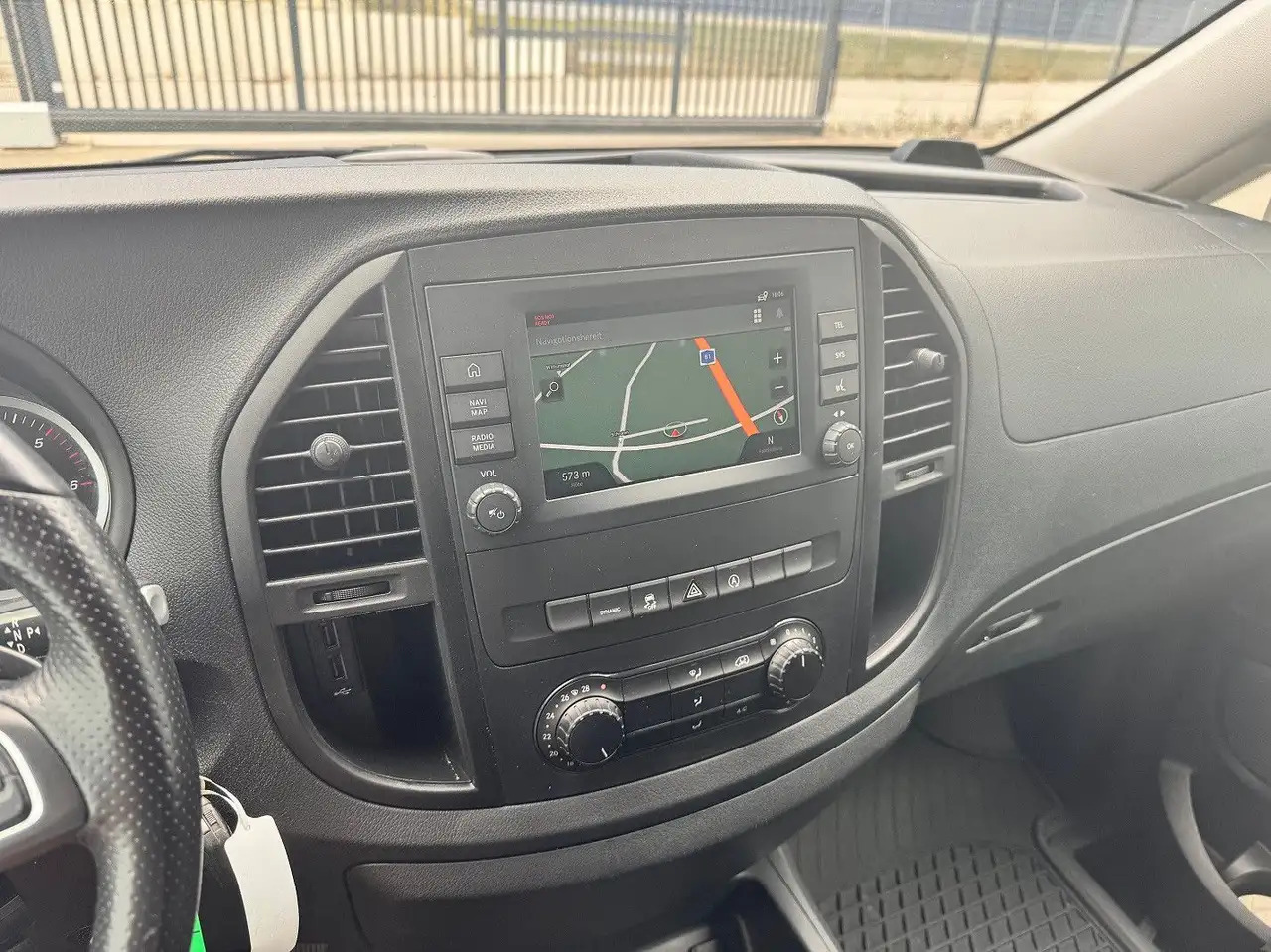 Цельнометаллический фургон Mercedes-Benz Vito 114 CDI Kompakt Silber Klima Bott: фото 13 Цельнометаллический фургон Mercedes-Benz Vito 114 CDI Kompakt Silber Klima Bott: фото 13