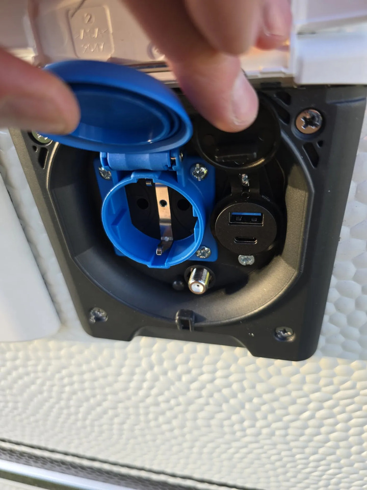 Прицеп дача Wohnwagen Fendt Bianco Activ 515 SKF volle Hütte: фото 17 Прицеп дача Wohnwagen Fendt Bianco Activ 515 SKF volle Hütte: фото 17