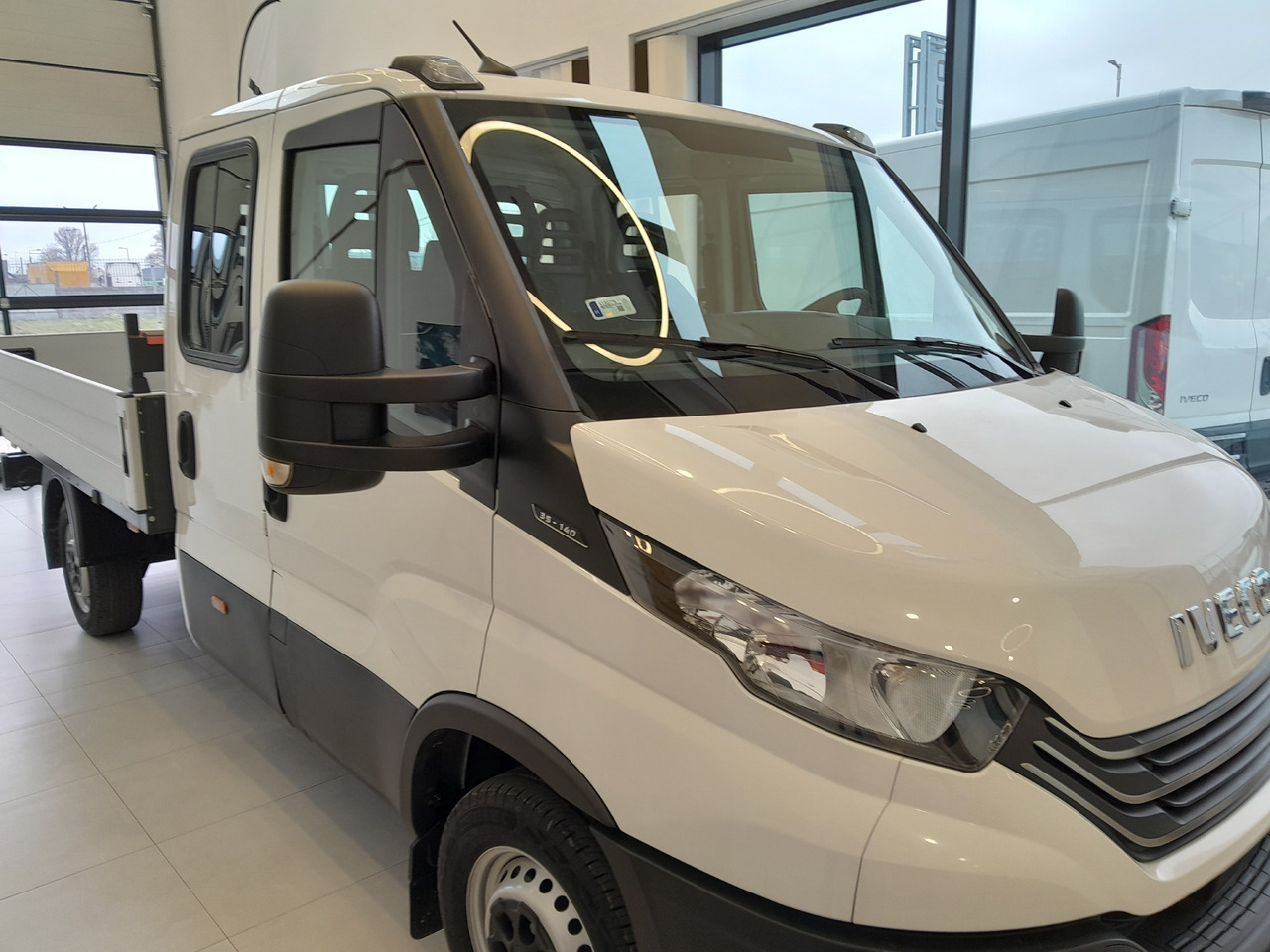 Iveco Daila 35 Daily C 18 H 3450 - Малотоннажный бортовой грузовик: фото 4 Iveco Daila 35 Daily C 18 H 3450 - Малотоннажный бортовой грузовик: фото 4