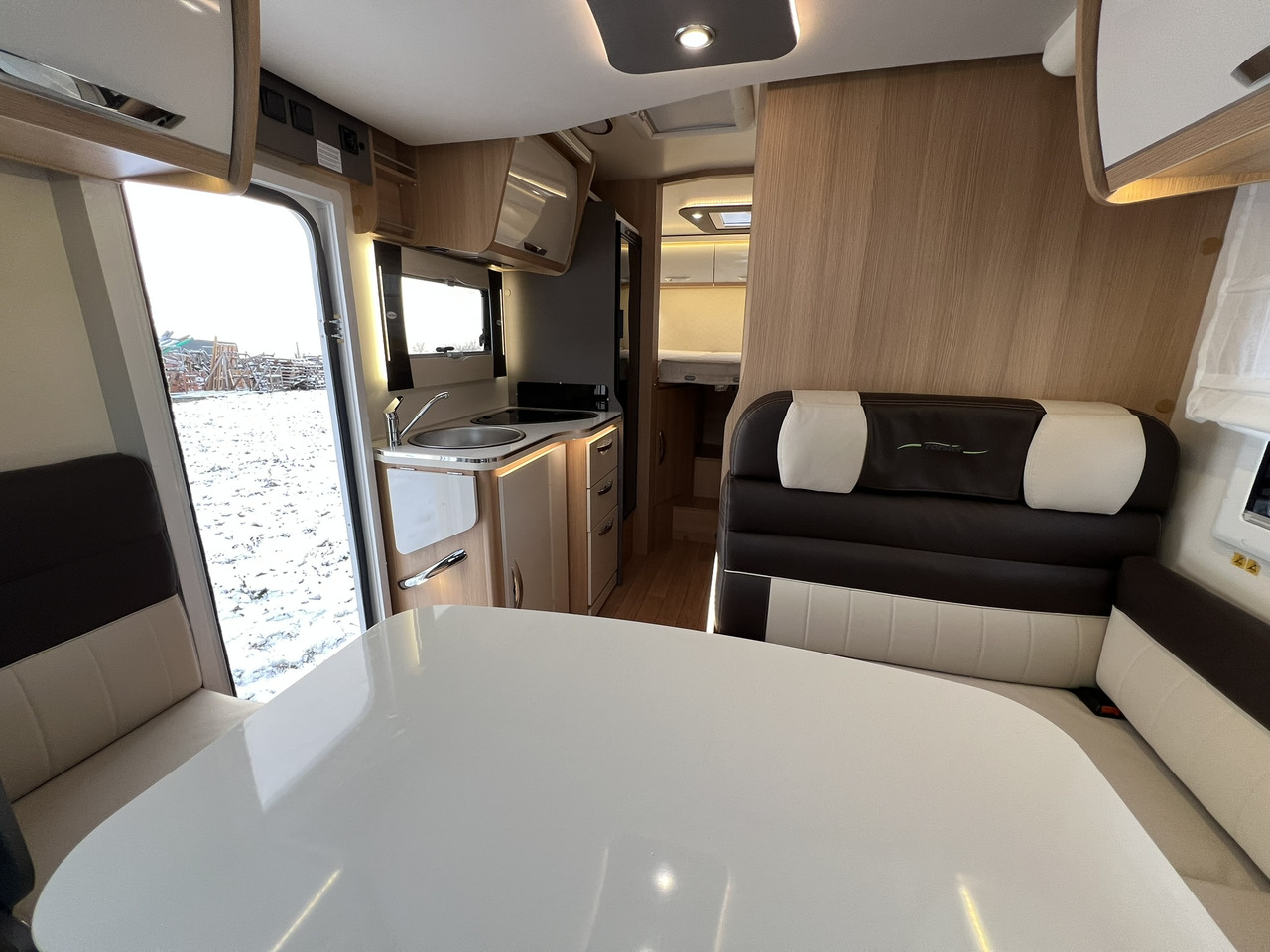 FORSTER T 699 EB Hubbett - Markise - Fahrradtr. - Полуинтегрированный автодом: фото 4 FORSTER T 699 EB Hubbett - Markise - Fahrradtr. - Полуинтегрированный автодом: фото 4