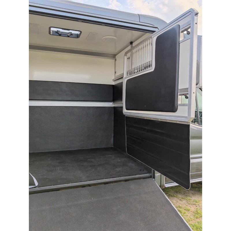 Новый Коневоз для транспортировки животных STX Ford Transit by Stephex: фото 24