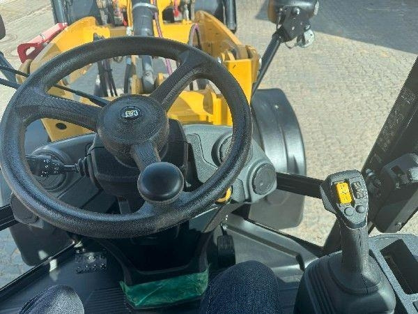 CAT 906 - Колёсный погрузчик: фото 5 CAT 906 - Колёсный погрузчик: фото 5