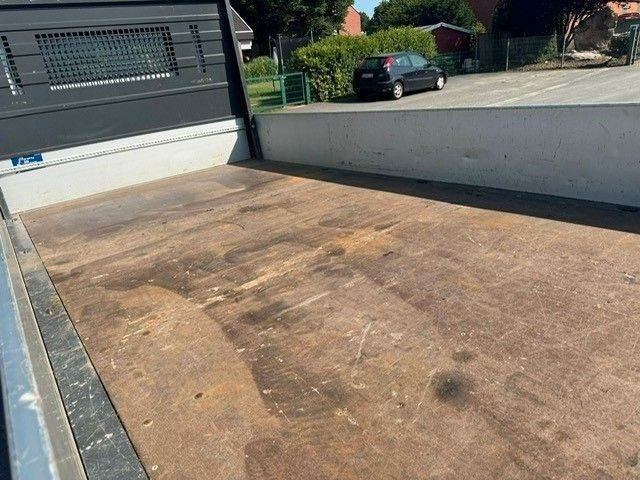 Малотоннажный бортовой грузовик Mercedes-Benz 319 CDI: фото 9 Малотоннажный бортовой грузовик Mercedes-Benz 319 CDI: фото 9