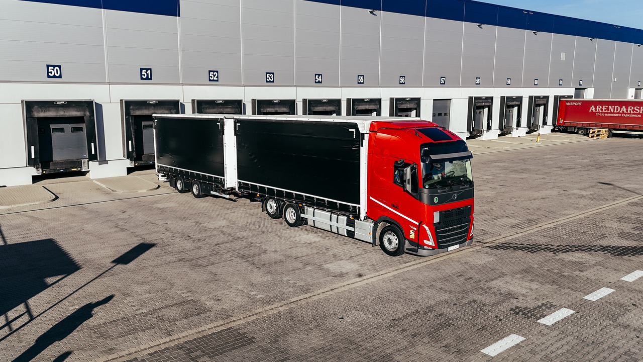 Volvo FH - Тентованный грузовик: фото 2 Volvo FH - Тентованный грузовик: фото 2