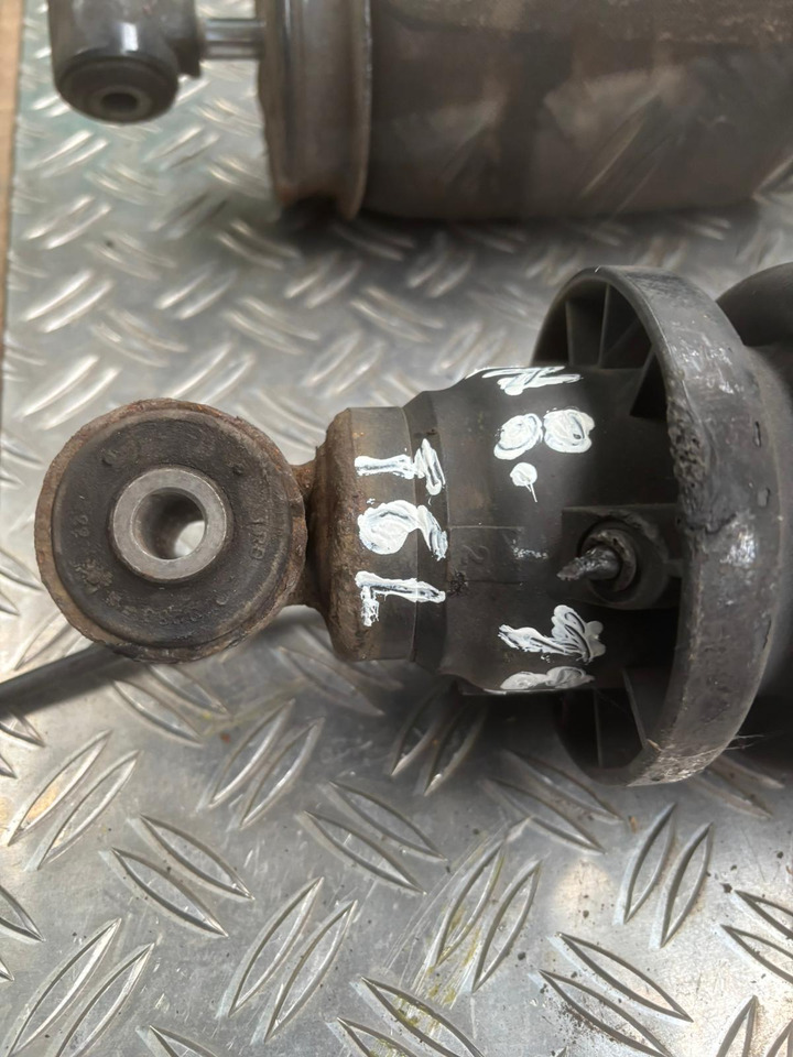 Gebrauchte Luftbälge MAN 8.180, Artikel - Nr. : 81.9999 - 9999 - Подвеска кабины для Грузовиков: фото 3 Gebrauchte Luftbälge MAN 8.180, Artikel - Nr. : 81.9999 - 9999 - Подвеска кабины для Грузовиков: фото 3