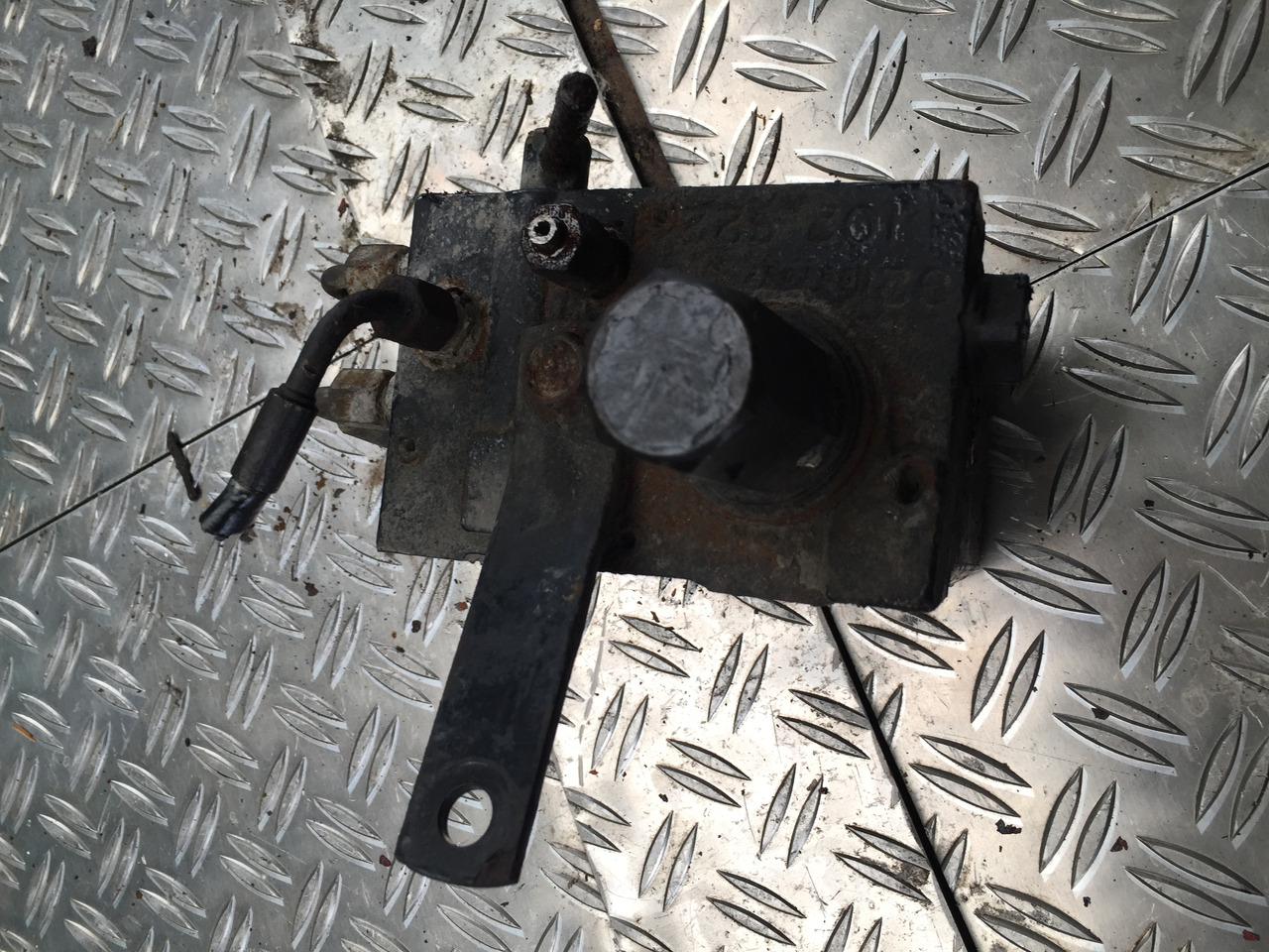 Gebrauchtes Elektr. - Hydr. Fahrerhaus Kippventil, MAN TGX 26.480, Artikel - Nr. : 81.9999 - 9999 - Гидравлический клапан для Грузовиков: фото 3 Gebrauchtes Elektr. - Hydr. Fahrerhaus Kippventil, MAN TGX 26.480, Artikel - Nr. : 81.9999 - 9999 - Гидравлический клапан для Грузовиков: фото 3