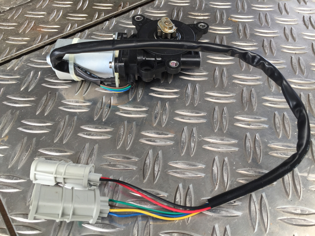 Neuwertiger MAN TGA Elektrischer Fensterheber Motor, Artikel - Nr. : 81.28601 - 6143 - Стеклоподъёмник для Грузовиков: фото 2 Neuwertiger MAN TGA Elektrischer Fensterheber Motor, Artikel - Nr. : 81.28601 - 6143 - Стеклоподъёмник для Грузовиков: фото 2