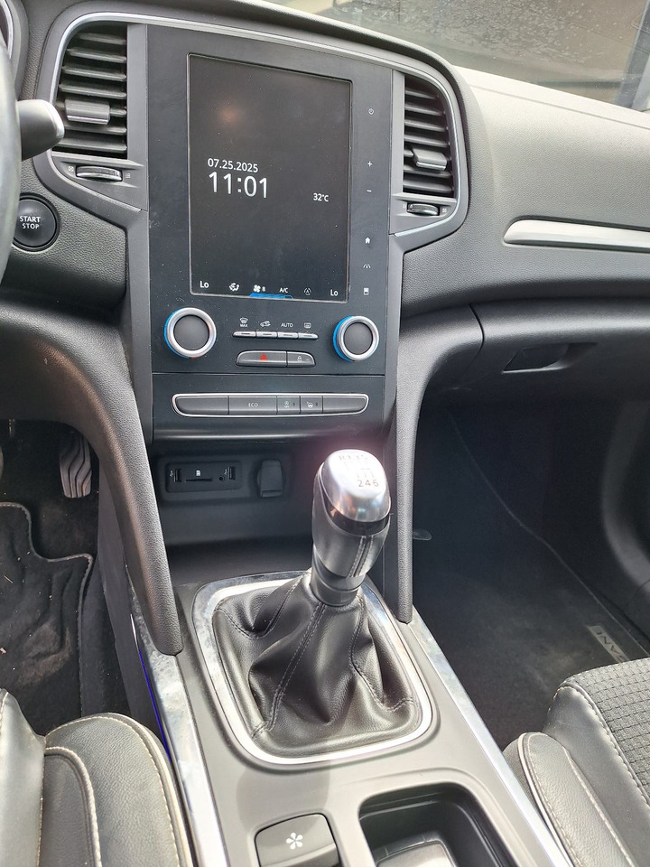 Renault Megane Blue dCi 95, zamjena - Седан: фото 4 Renault Megane Blue dCi 95, zamjena - Седан: фото 4