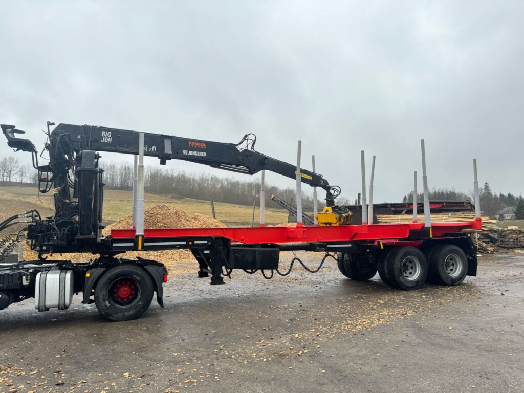 NACZEPA Z DŹWIGIEM DO DREWNA - Полуприцеп лесовоз: фото 3 NACZEPA Z DŹWIGIEM DO DREWNA - Полуприцеп лесовоз: фото 3