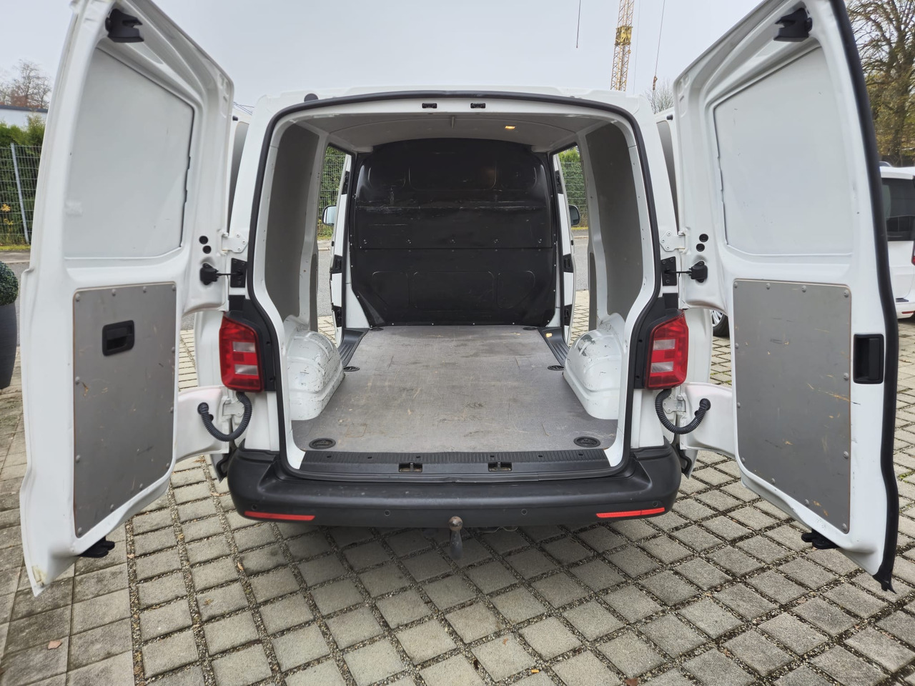 VOLKSWAGEN T6 Transporter Klima/PDC/AHK/Standheiz. - Цельнометаллический фургон: фото 5 VOLKSWAGEN T6 Transporter Klima/PDC/AHK/Standheiz. - Цельнометаллический фургон: фото 5