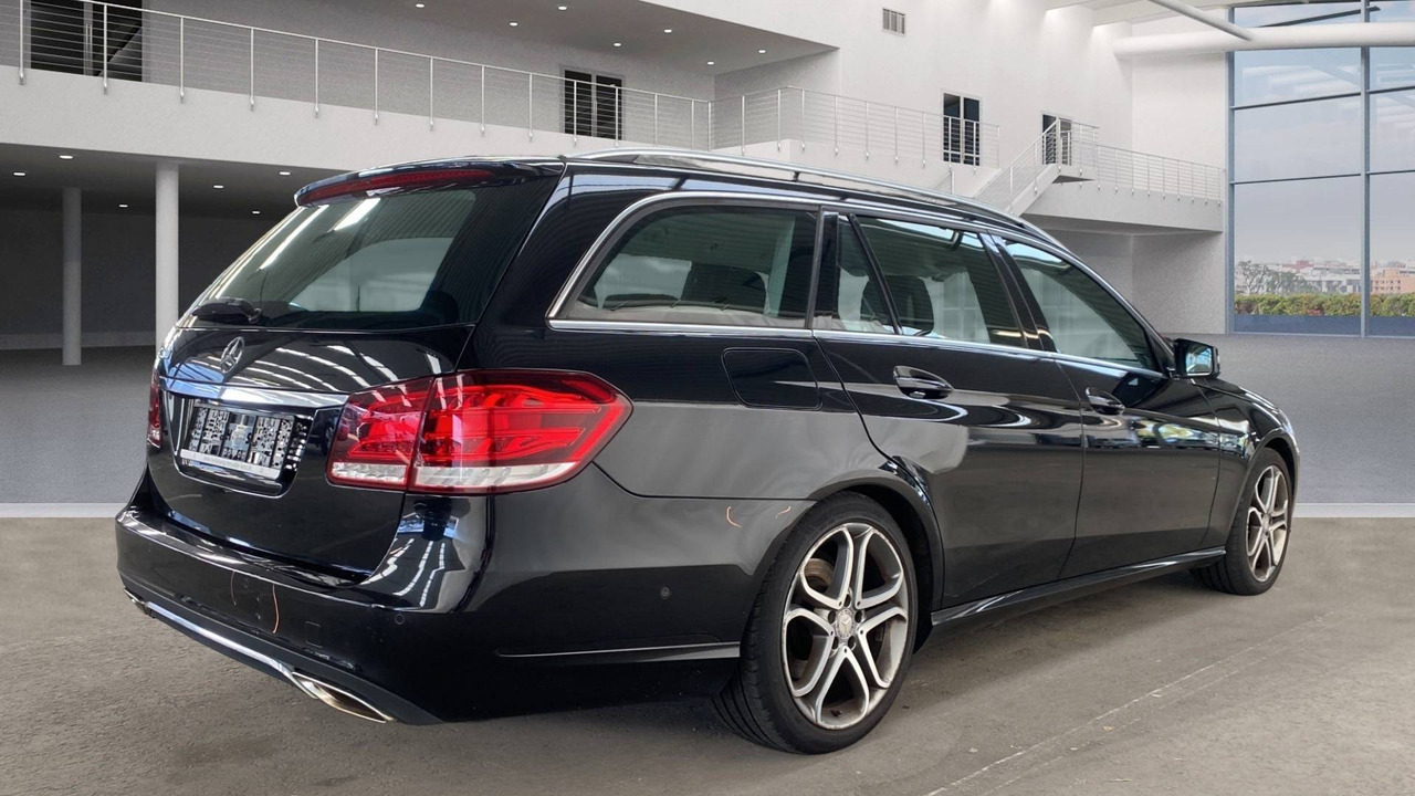 Mercedes-Benz E 200 CGI BlueEfficiency - Универсал: фото 3 Mercedes-Benz E 200 CGI BlueEfficiency - Универсал: фото 3