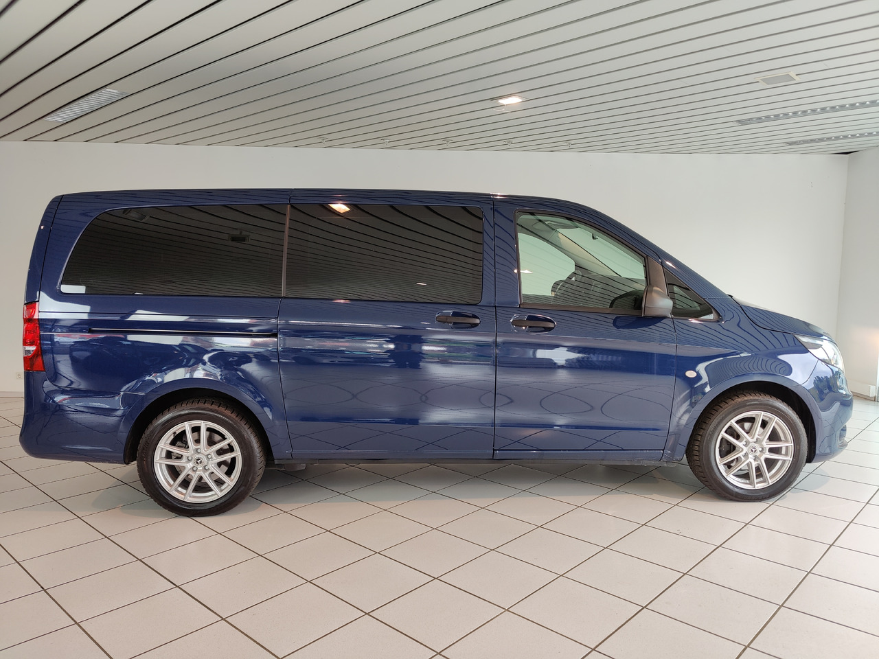 Mercedes-Benz Vito Tourer 114 CDI Pro lang 8-Sitzer Navi - Универсал: фото 5 Mercedes-Benz Vito Tourer 114 CDI Pro lang 8-Sitzer Navi - Универсал: фото 5