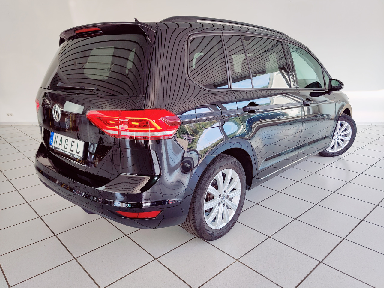 Volkswagen Touran Highline BMT/Start-Stopp Navi Licht RüKam - Легковой автомобиль: фото 5 Volkswagen Touran Highline BMT/Start-Stopp Navi Licht RüKam - Легковой автомобиль: фото 5