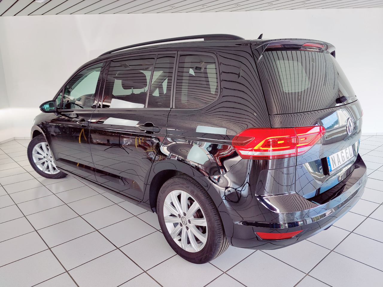 Volkswagen Touran Highline BMT/Start-Stopp Navi Licht RüKam - Легковой автомобиль: фото 4 Volkswagen Touran Highline BMT/Start-Stopp Navi Licht RüKam - Легковой автомобиль: фото 4