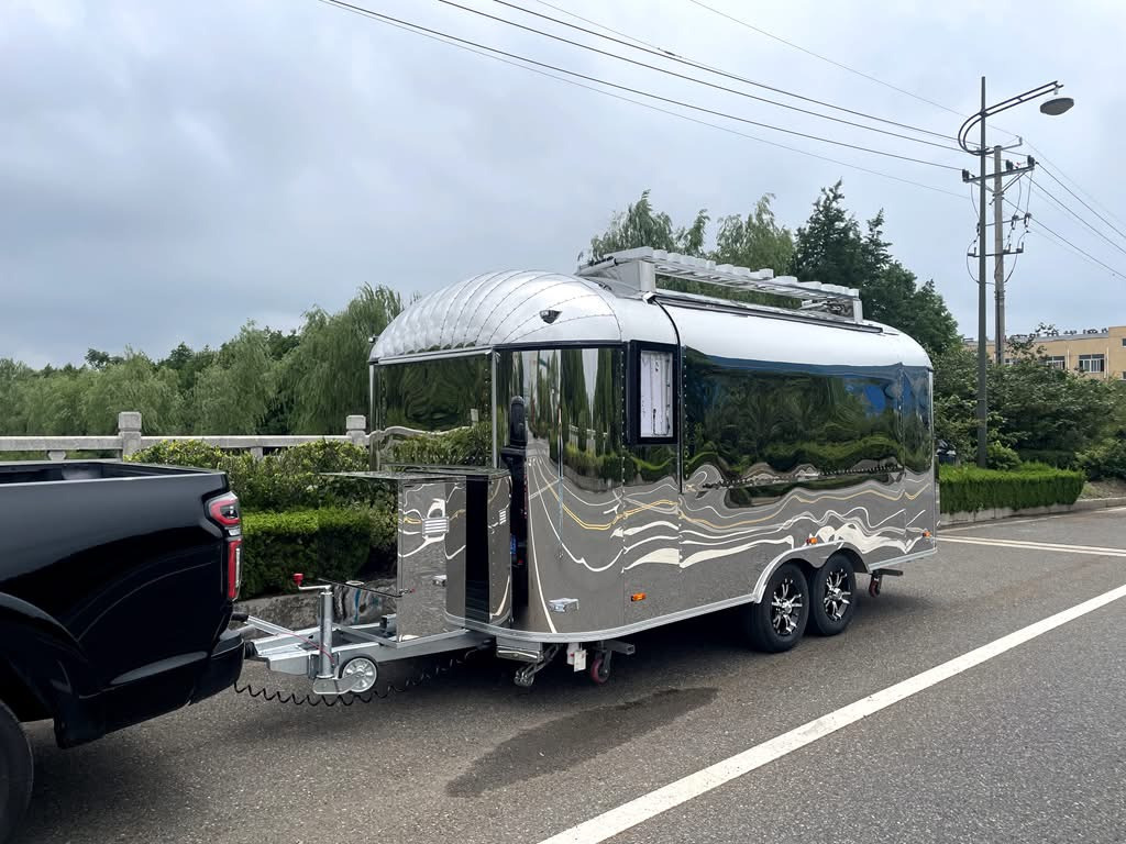 EU Standard air Stream Food Trailer Fully Equipped Food Truck Gas Food Cart Food 03 - Торговый прицеп: фото 4 EU Standard air Stream Food Trailer Fully Equipped Food Truck Gas Food Cart Food 03 - Торговый прицеп: фото 4