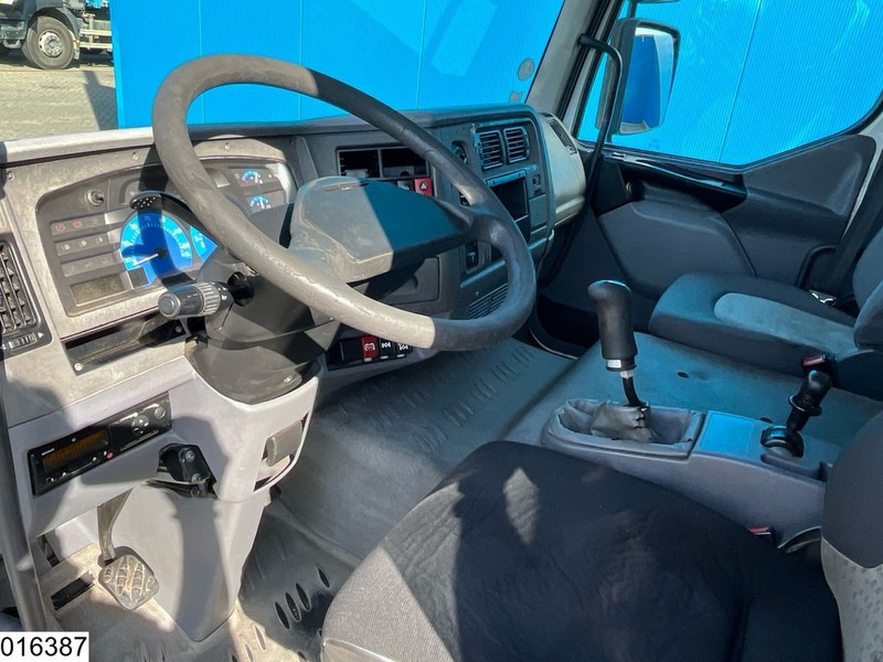 Фото интерьера 1: Грузовик-цистерна Renault Midlum 220 14995 Liter, LPG GPL, Gastank, Steel