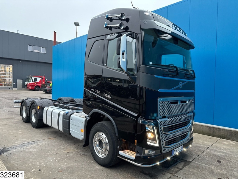 Volvo FH16 750 6X4, EURO 6, Retarder, PTO - Грузовик-шасси: фото 2 Volvo FH16 750 6X4, EURO 6, Retarder, PTO - Грузовик-шасси: фото 2